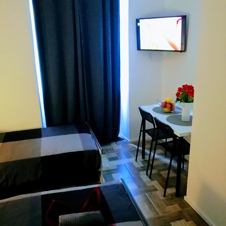 Zpula Center Studio Apartments ภายนอก รูปภาพ