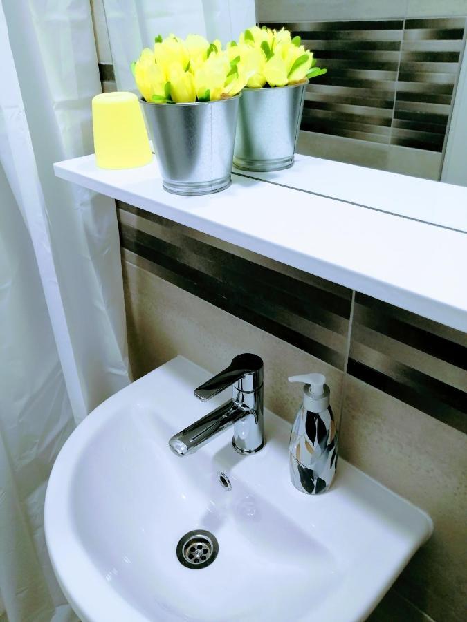 Zpula Center Studio Apartments ภายนอก รูปภาพ
