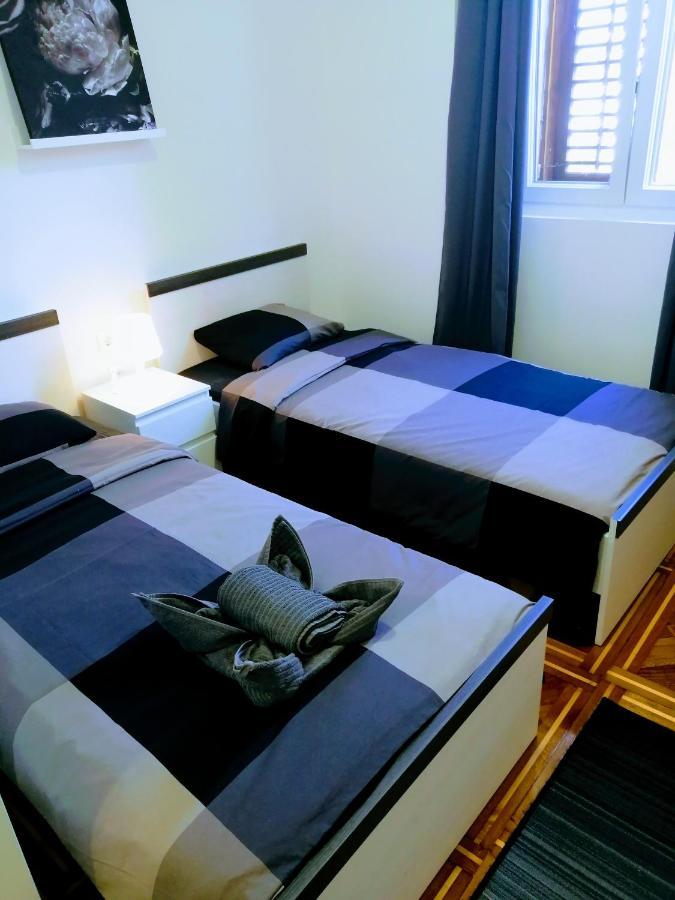Zpula Center Studio Apartments ภายนอก รูปภาพ