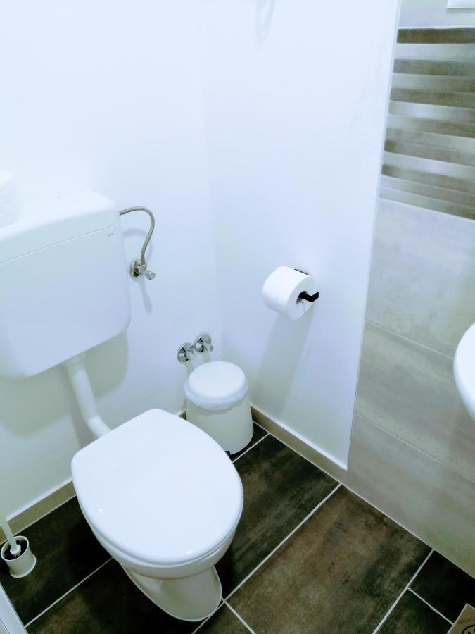 Zpula Center Studio Apartments ภายนอก รูปภาพ