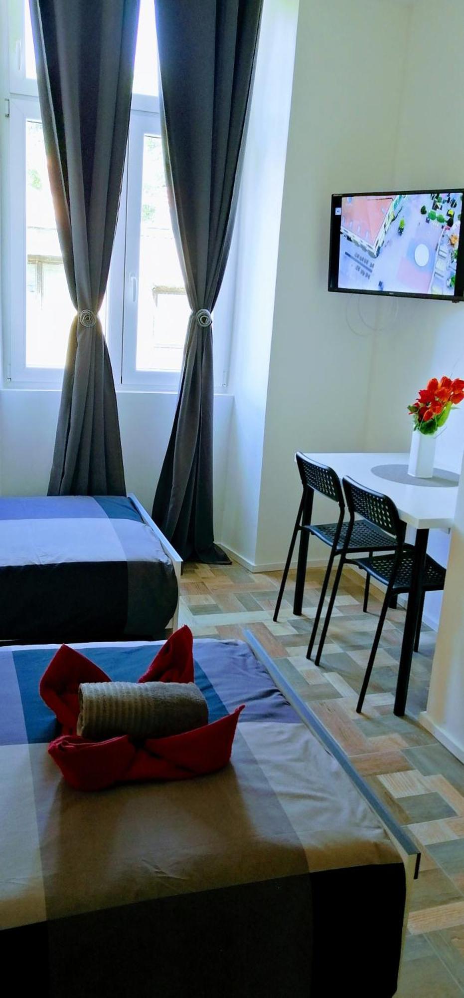 Zpula Center Studio Apartments ภายนอก รูปภาพ