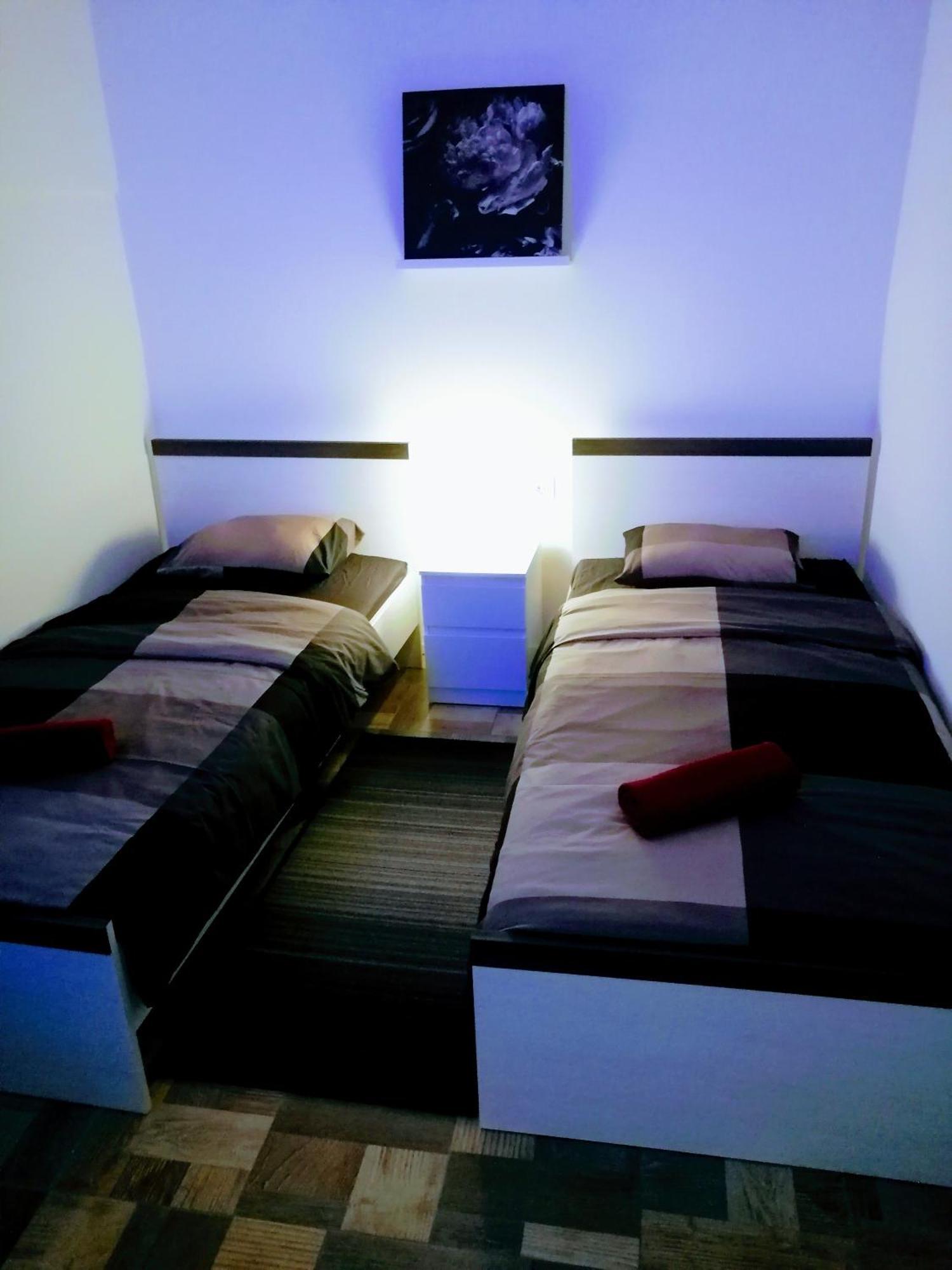 Zpula Center Studio Apartments ภายนอก รูปภาพ